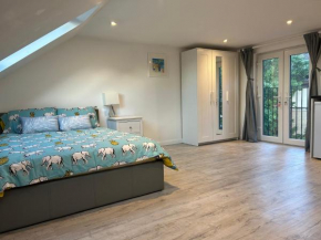Lovely Self Contained Loft Studio - 33AS4